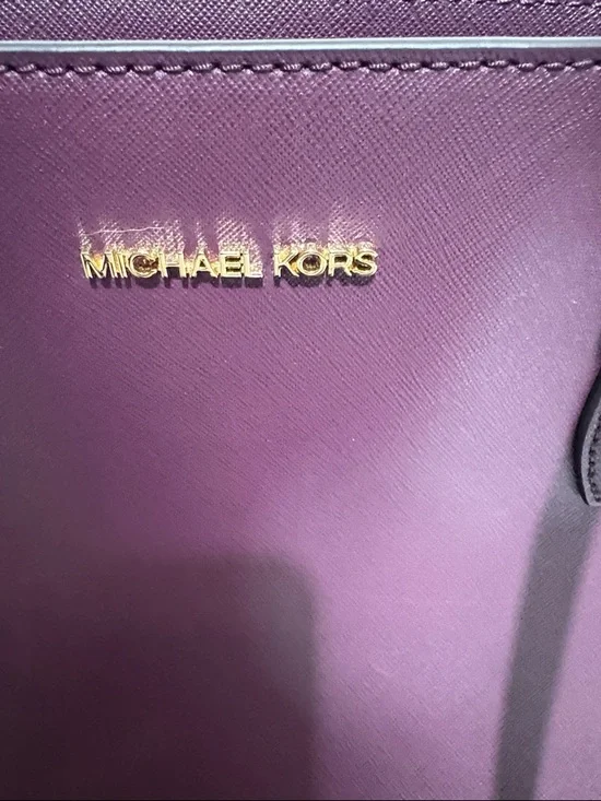 Michael Kors Deep Plum Saffiano Tote with Matching Wristlet - Picture 2 of 13